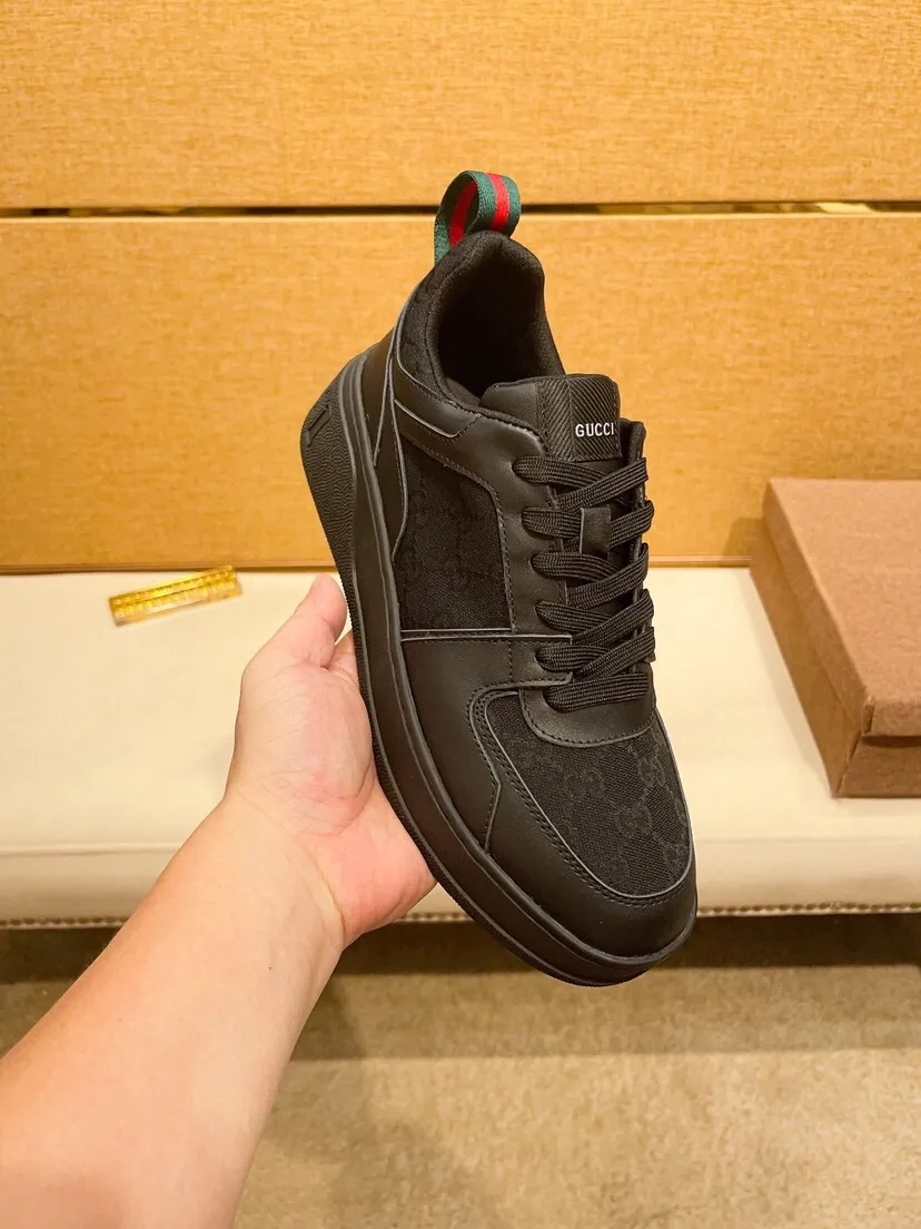 Factory price 420 [Gucci] Gucci's latest casual Korean-style men's shoes, new autumn and winter design, perfect workmanship, cabinet quality, upper: cowhide material, leather lining; soft and comfortable, rubber outsole is super light, wear-resistant, simple, versatile fashion men's shoes, color optional, size 38--44